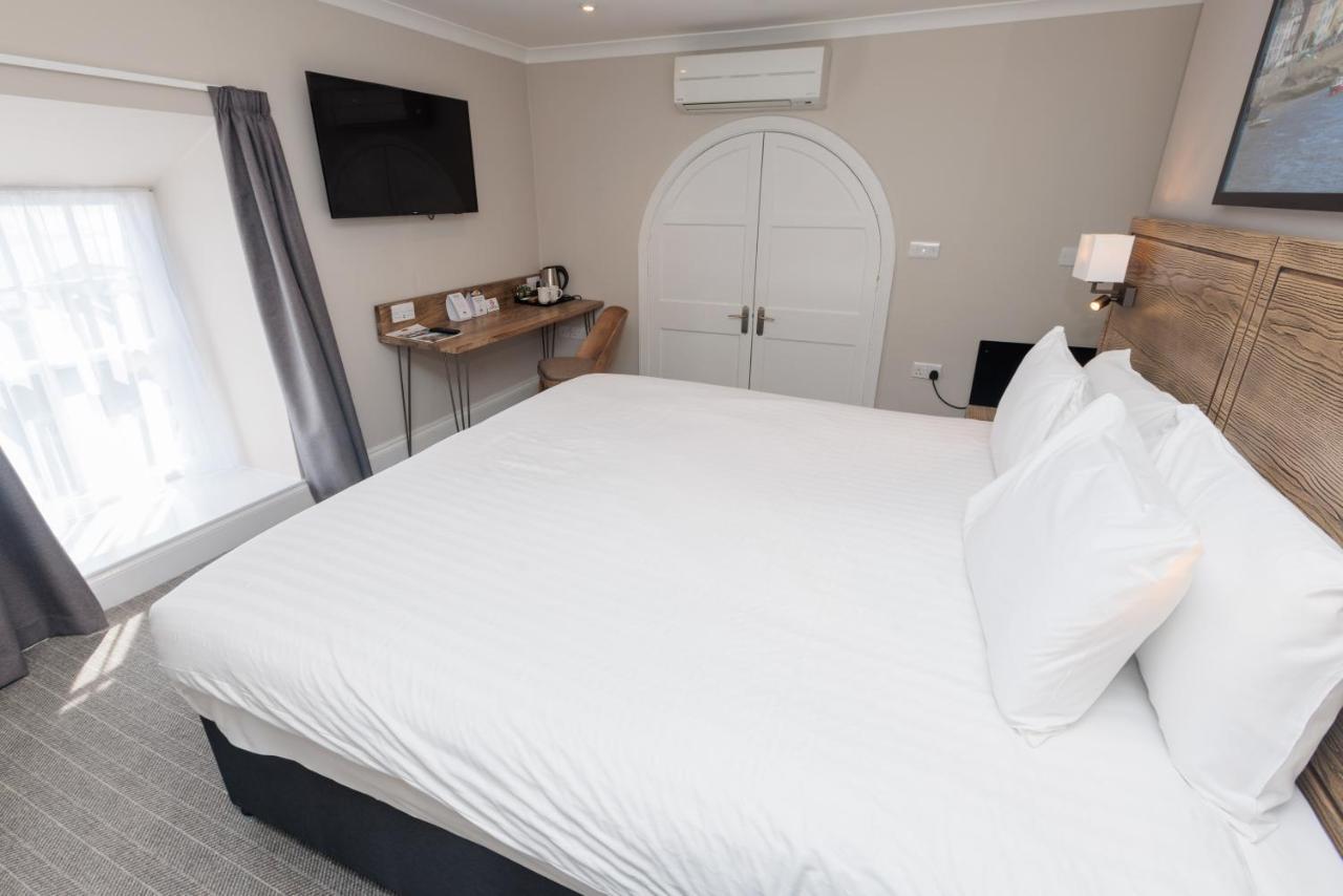 Dovey Inn Aberdyfi Bagian luar foto
