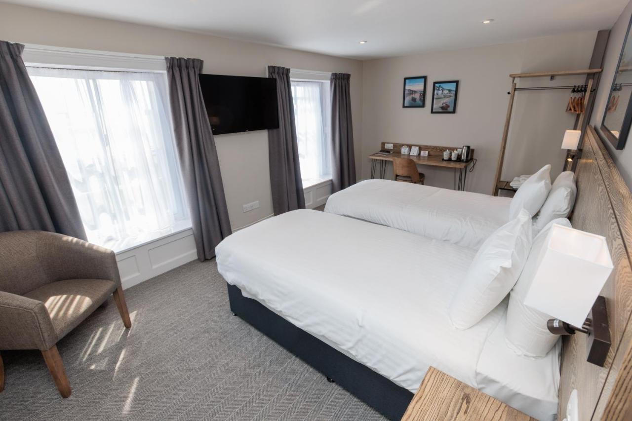 Dovey Inn Aberdyfi Bagian luar foto